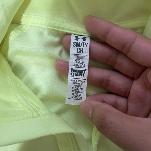 Under Armour - Fitted Half Zip - Heat Gear - Picture 4 of 8